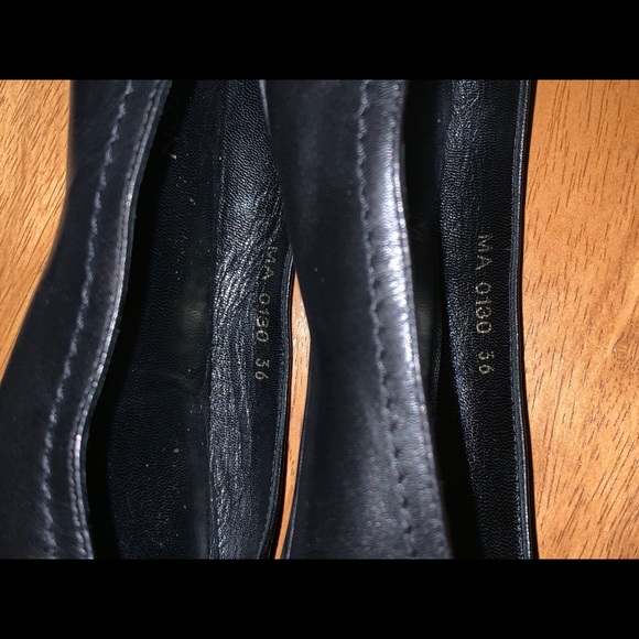 LOUIS VUITTON
 Balerina shoes - Picture 6 of 8